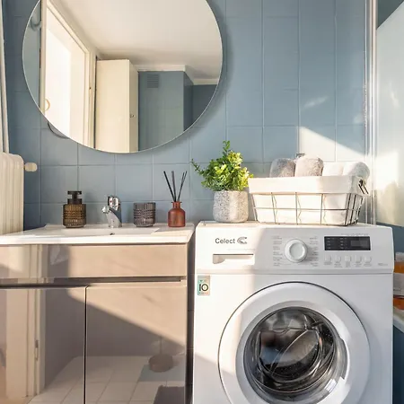 Haven - Spacious Urban Apartment *
